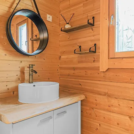 Pet Friendly In With View Bourbourg